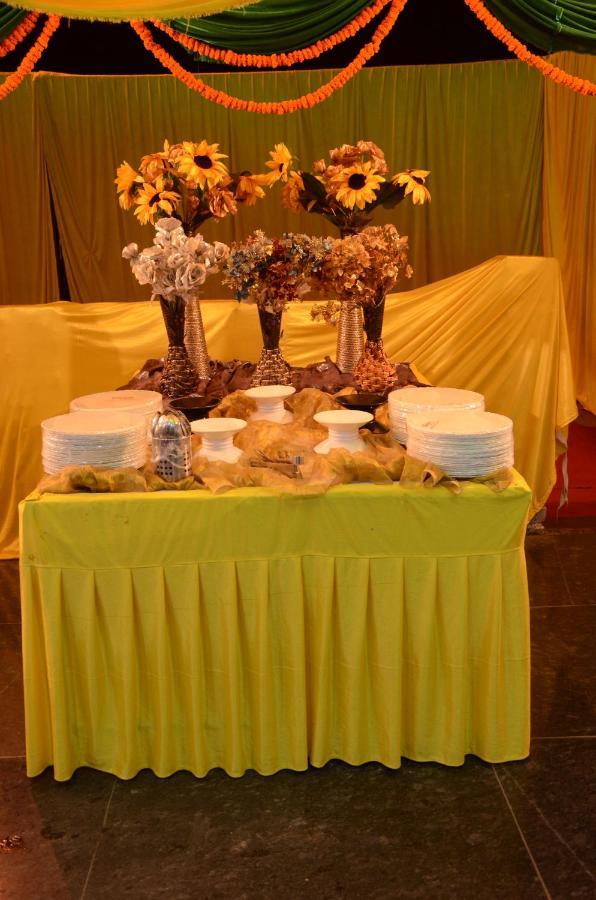 Arsh Residency Hotel Lucknow Bagian luar foto