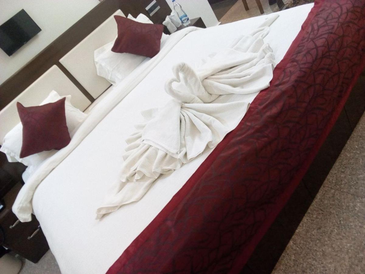 Arsh Residency Hotel Lucknow Bagian luar foto