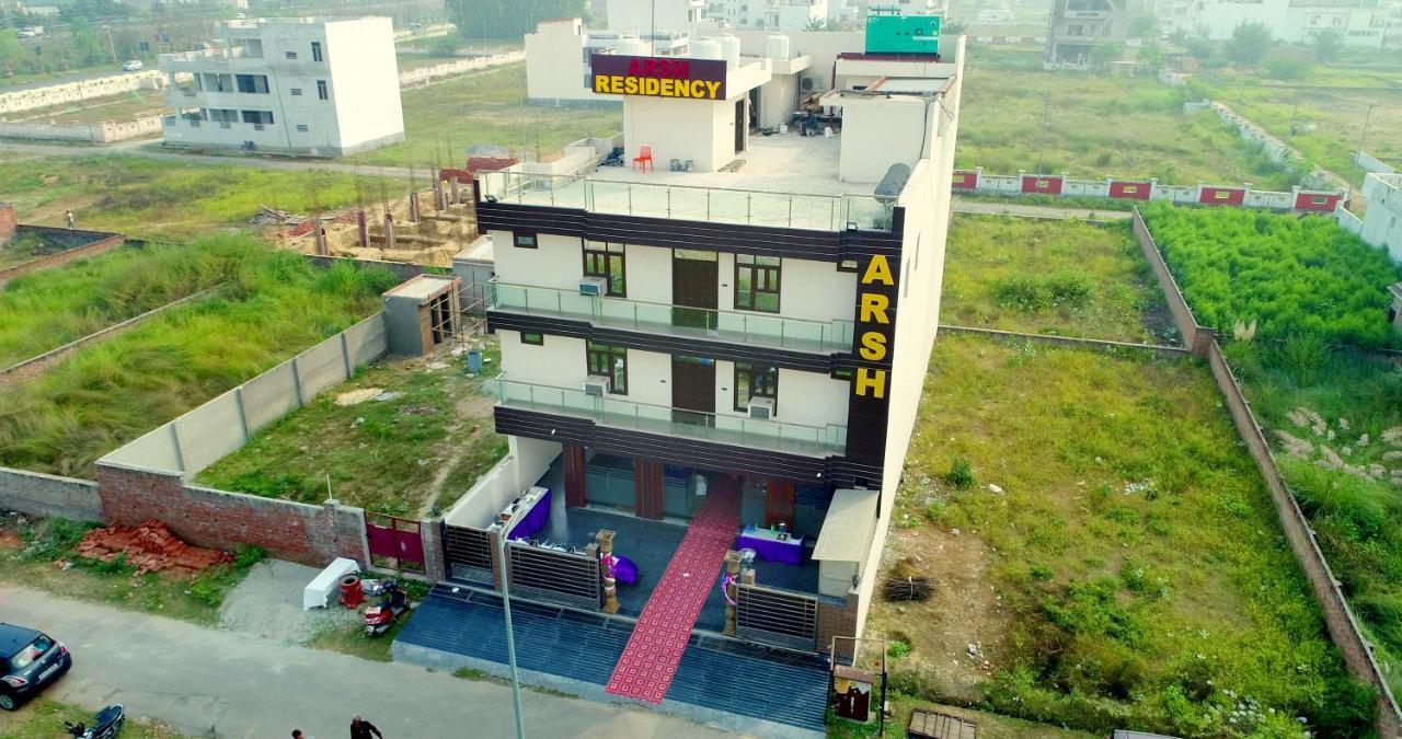 Arsh Residency Hotel Lucknow Bagian luar foto