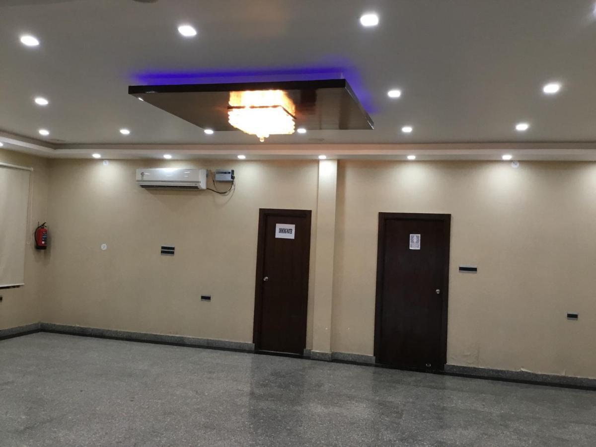 Arsh Residency Hotel Lucknow Bagian luar foto